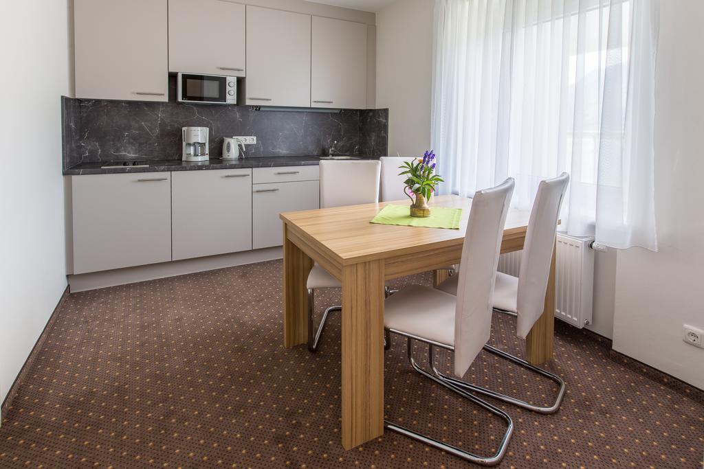 Gaestehaus Krappinger/Pizzeria Mamma Mia Ossiach Rom bilde